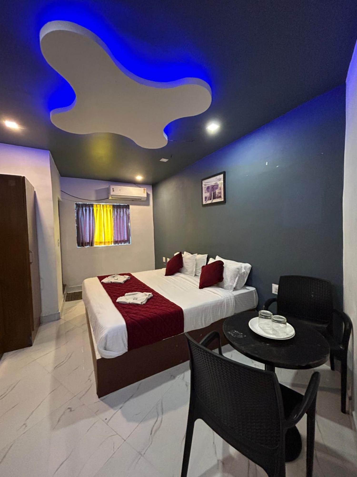 The Elite Beachview Puducherry Eksteriør billede