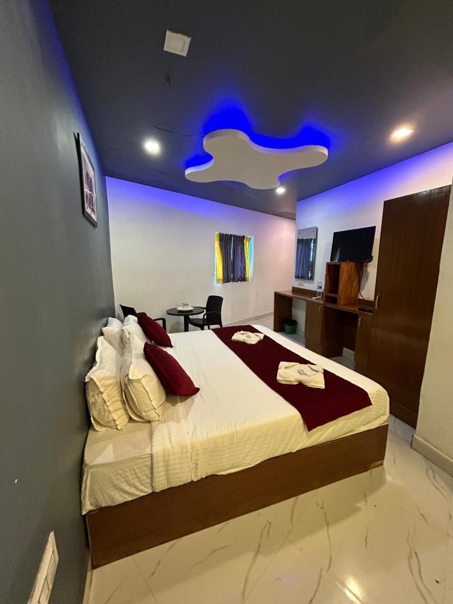 The Elite Beachview Puducherry Eksteriør billede