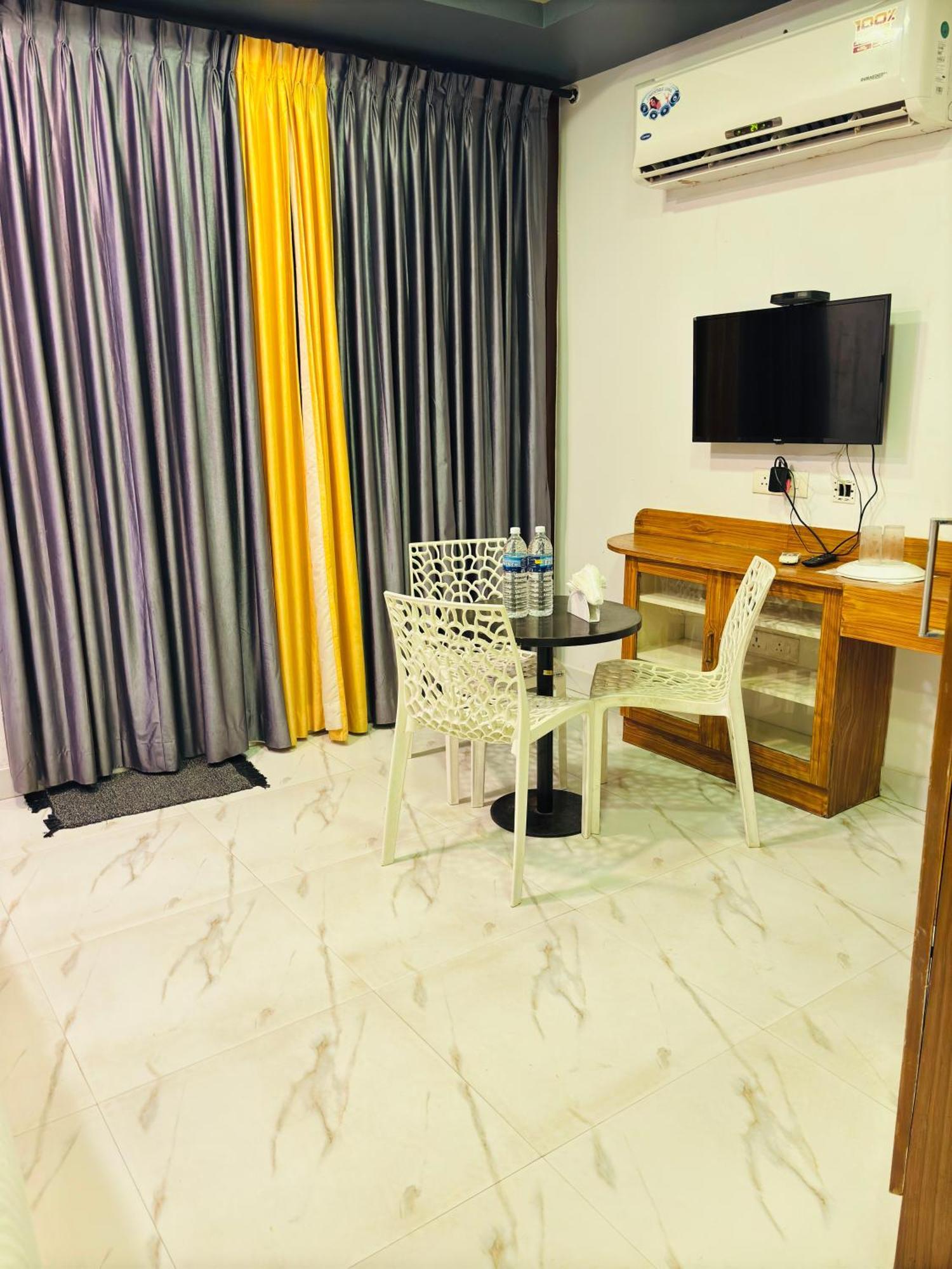 The Elite Beachview Puducherry Eksteriør billede
