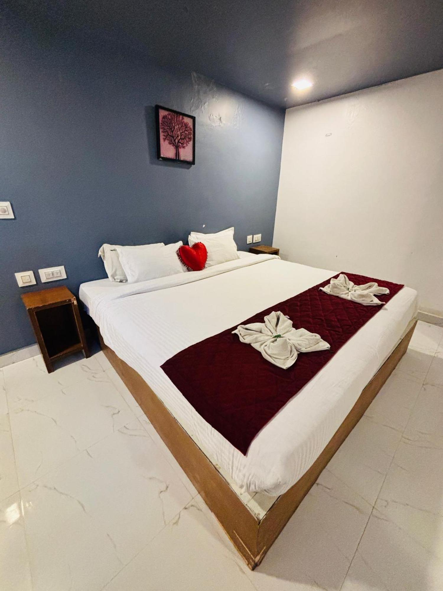 The Elite Beachview Puducherry Eksteriør billede