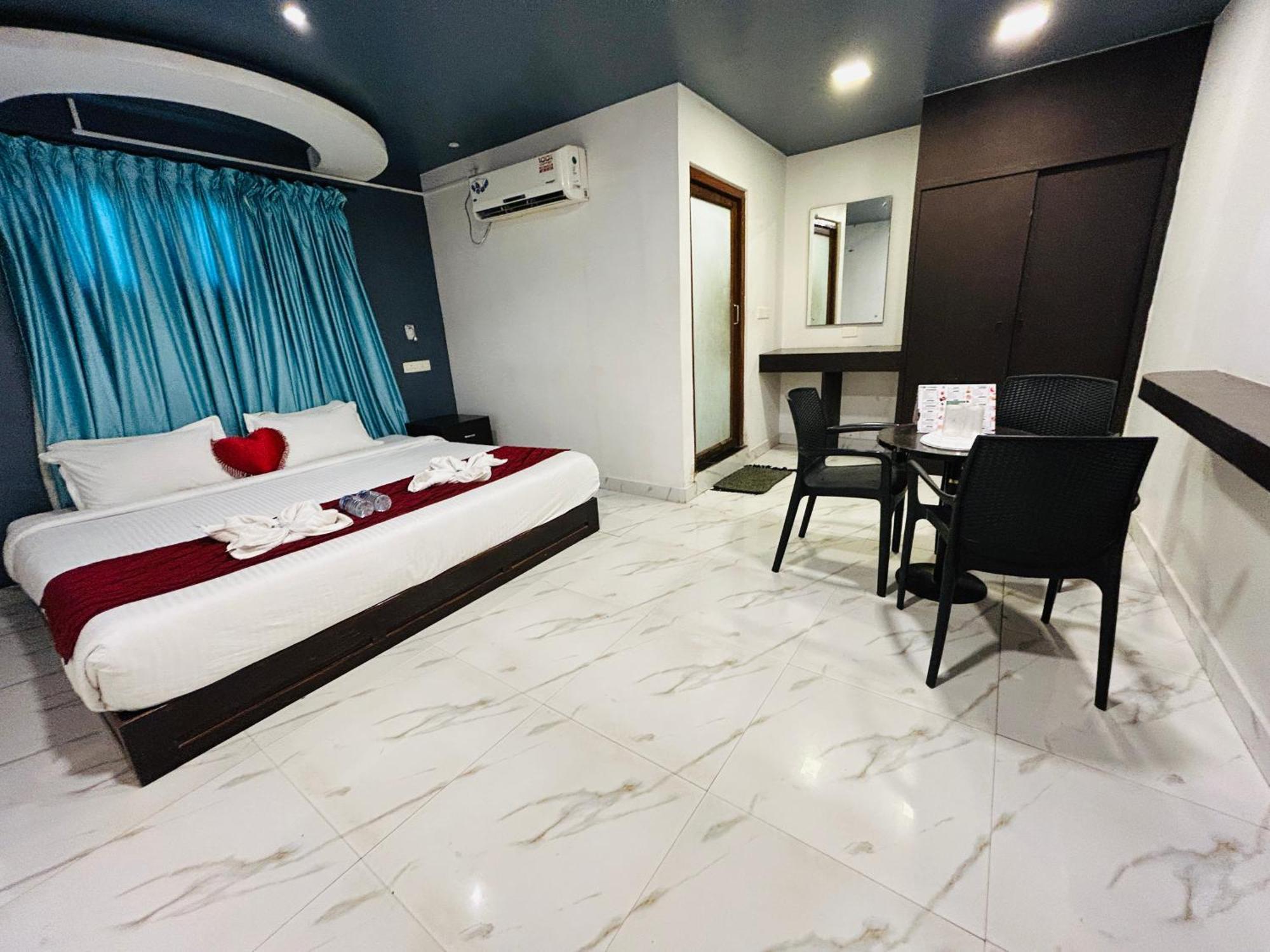 The Elite Beachview Puducherry Eksteriør billede