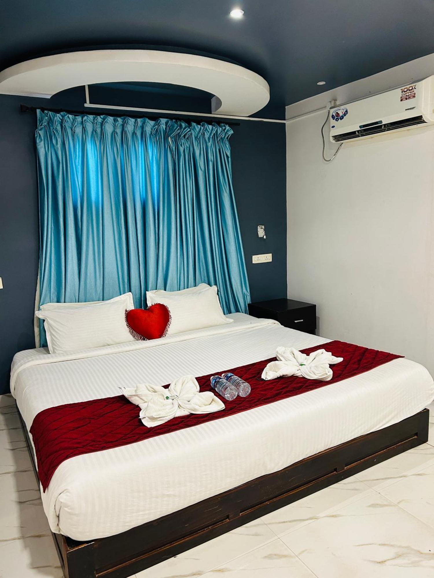 The Elite Beachview Puducherry Eksteriør billede