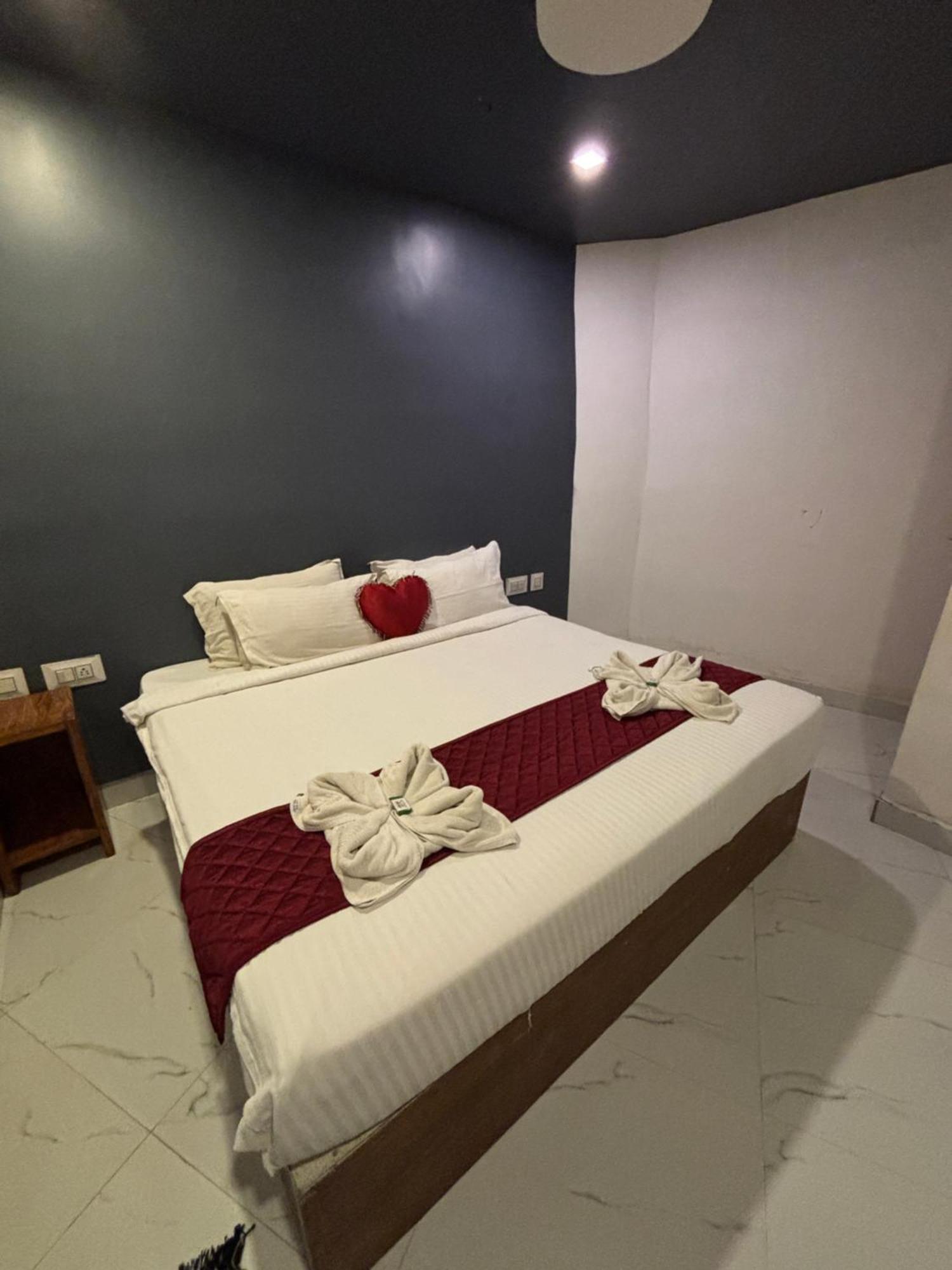 The Elite Beachview Puducherry Eksteriør billede