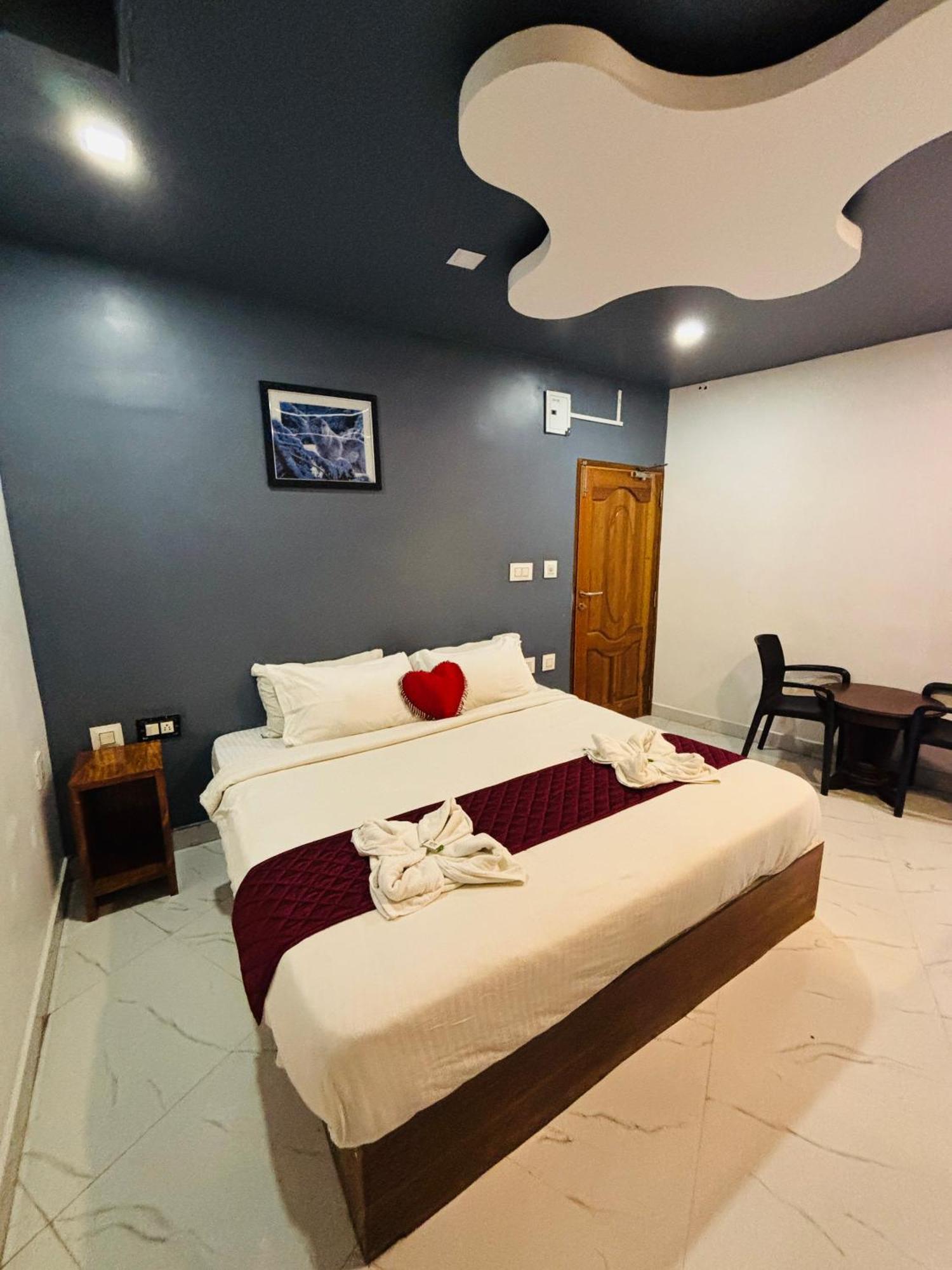 The Elite Beachview Puducherry Eksteriør billede