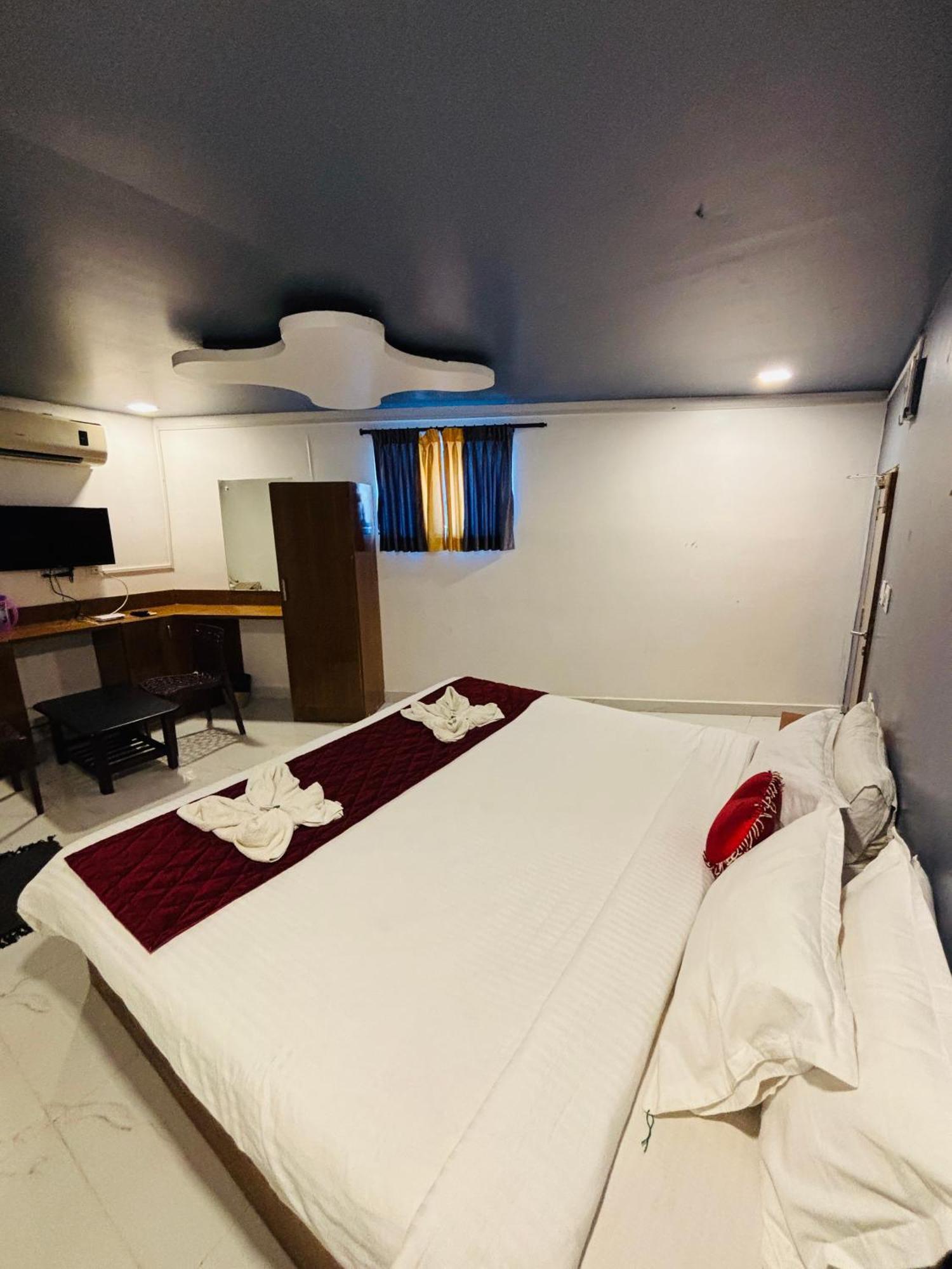 The Elite Beachview Puducherry Eksteriør billede